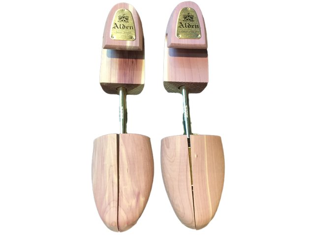 (image for) Cedar Shoe Trees